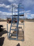 7’ Rolling platform ladder