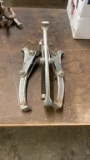 8” 3 jaw gear puller