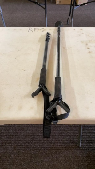 Pair of extending gun rests