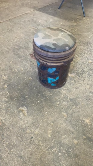Hunting bucket