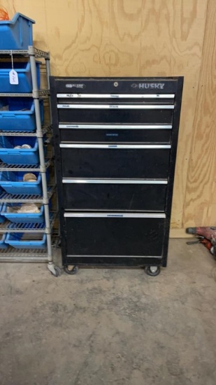 Husky rolling tool cabinet
