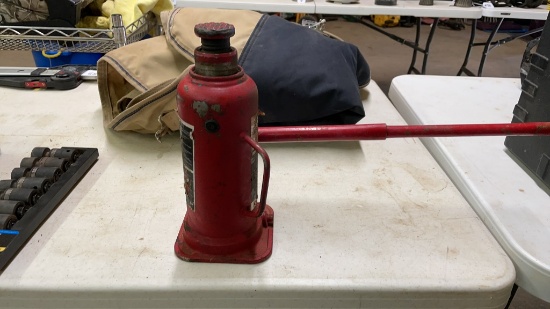Bottle jack