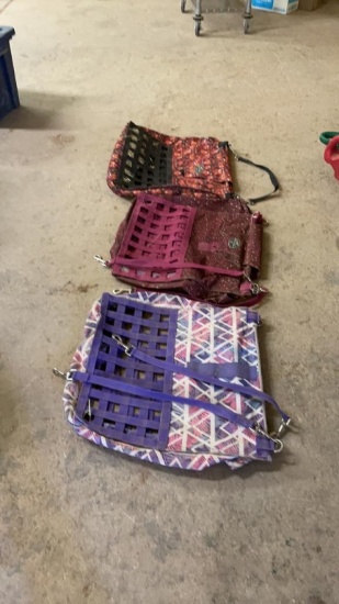 Hanging hay feeder bags