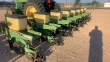 JD 1700 8-Row Planter