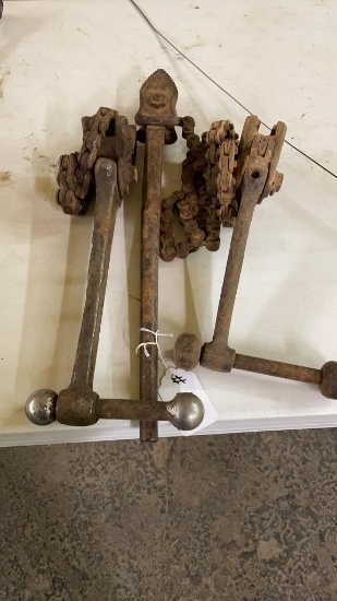 Lot of 3 pipe tongs