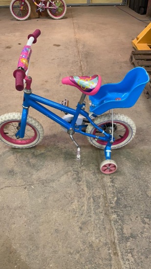 Girls bike w/ training wheels