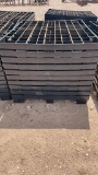 Lot of 10 plastic pallets