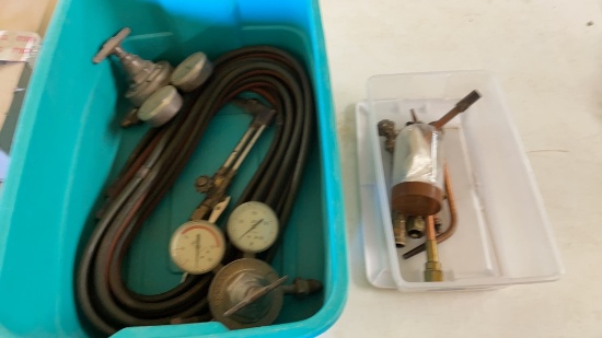 Complete cutting torch kit w/regs, hoses, torch &