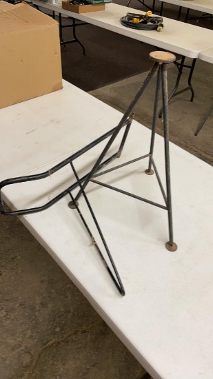 Horse shoeing stand & saddle rack