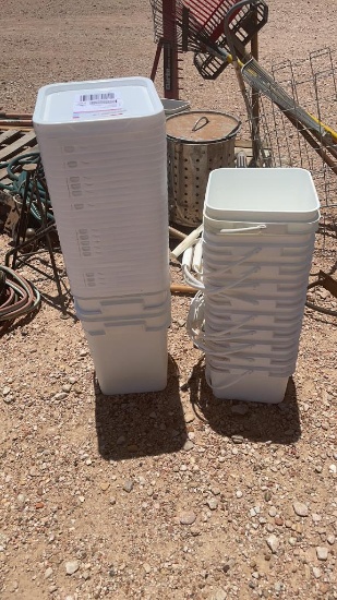 Lot of square pails w/lids