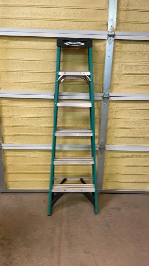 6’ fiberglass step ladder