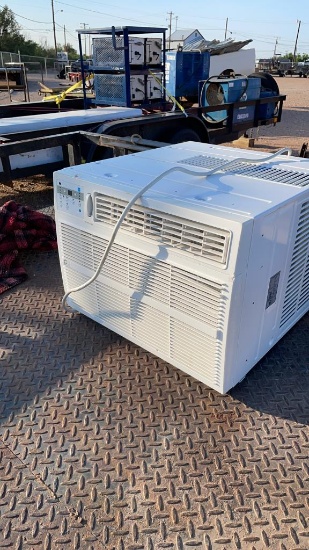Perfect Aire 18000 BTU Window Air conditioner.