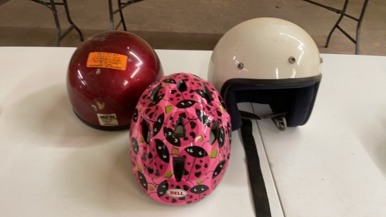 Lot of 3 helmets