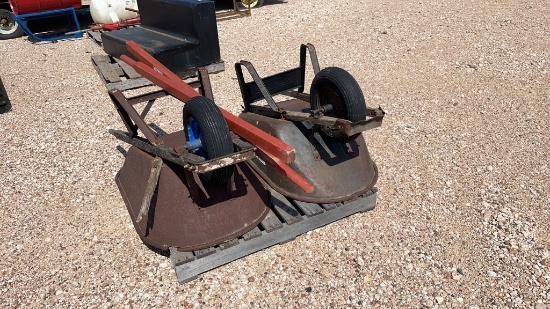 Pair of wheelbarrows and 1new handle set