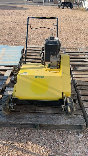 DT220 Dethatcher