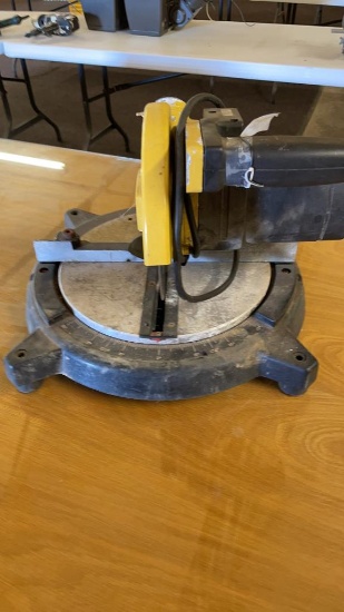 HDC 8-1/4” compound miter saw