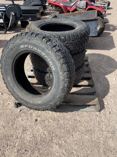 Set of 4 LT245/75R17 tires