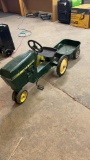 John Deere pedal tractor w/cart