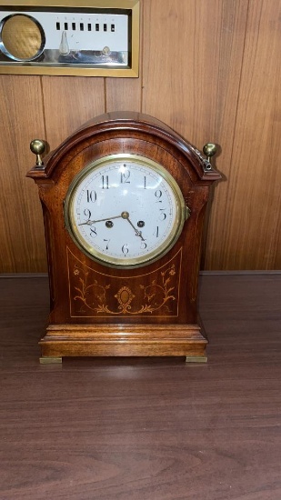 Antique mantle clock