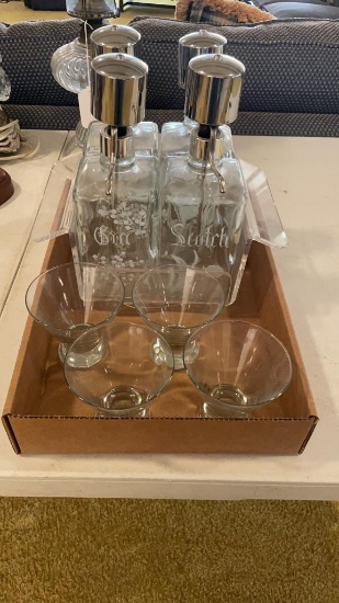 Gin/Scotch/Bourbon server w/ glasses