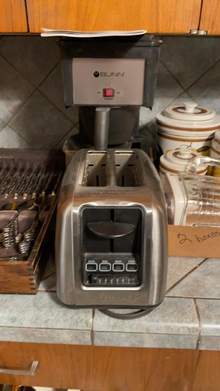 Bunn coffee maker & Farberware toaster