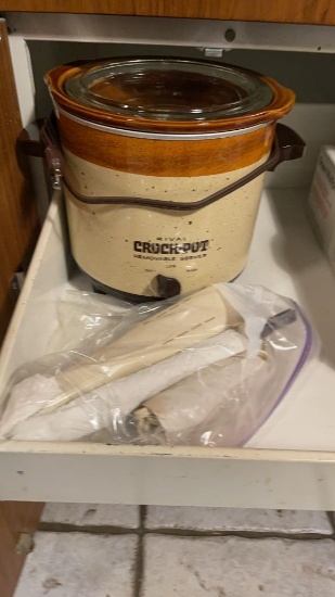 Rival crock pot & electric knife