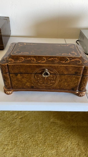 Decorative box