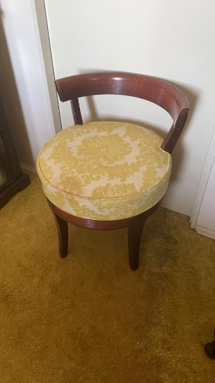 Vanity chair