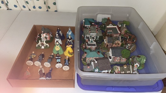 2 boxes of Gone With The Wind film scenes &