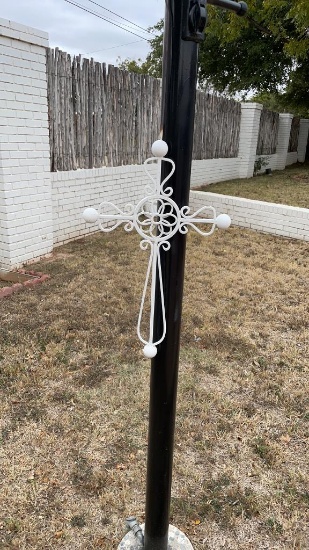Outdoor metal decorative cross
