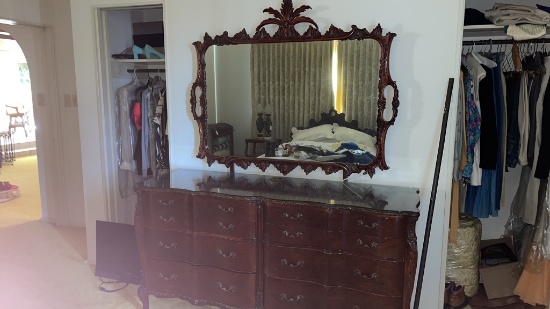 Dresser w/mirror