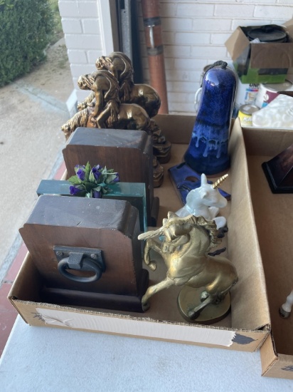 Lot of bookends, bell & unicorn figurines