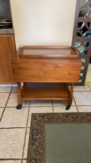 Rolling serving cart
