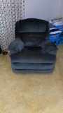 Rocker/recliner chair