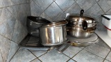 Lot of misc pots, pans, skillet & broiler pan