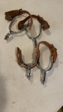 2 prs of small spurs