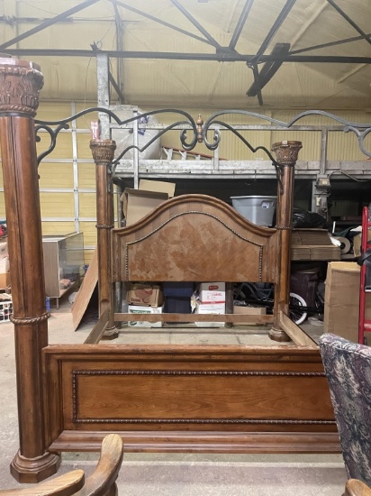 Consignment Housewares and Furniture Auction