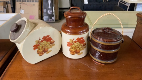 Lot of 3 cookie jars
