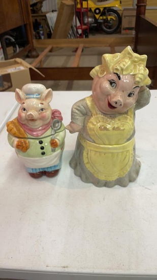 2 pig cookie jars