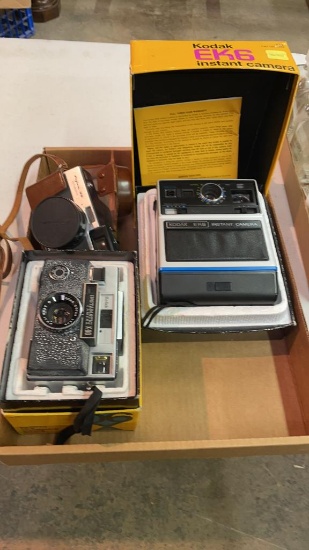 Lot of 3 vintage cameras
