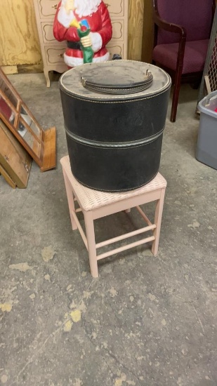 Stool & hat box