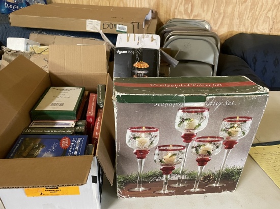 Box of Christmas cards & votive set