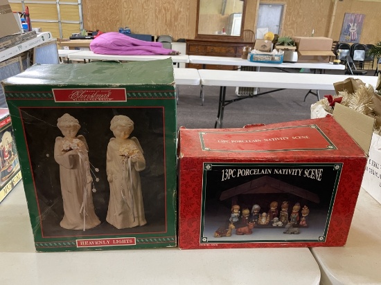 House of Lloyd Heavenly Lights & 13pc Nativity