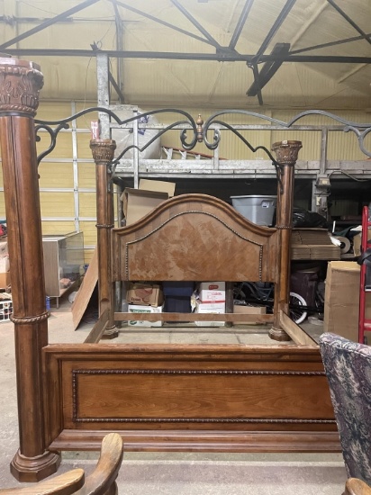 King size canopy bed