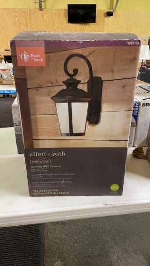 Allen + Roth Dashwood outdoor wall lantern