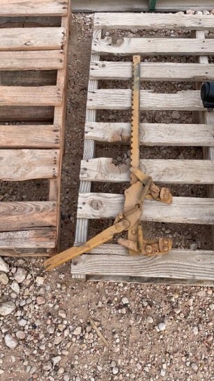 Fence stretcher