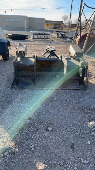 Grapple bucket-needs new hydraulic hoses