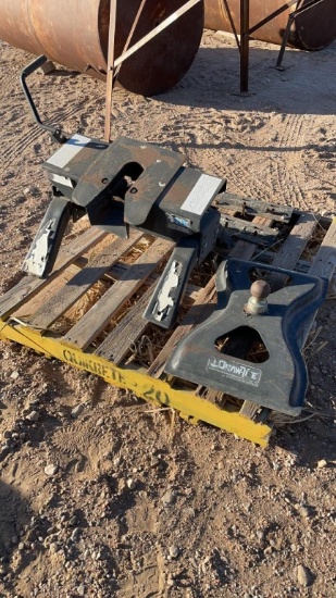 Complete 5th wheel hitch w/mounting brackets