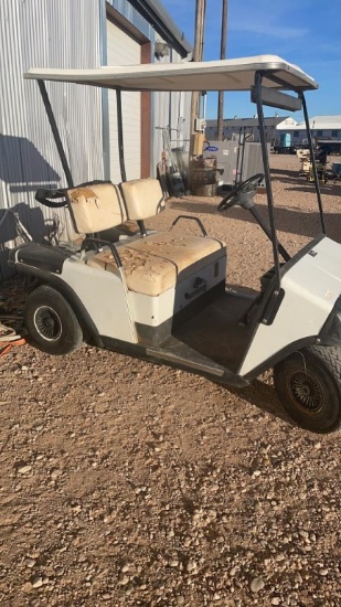 Battery operated golf cart w/charger