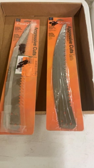 Lot of 2 pruning saw blades